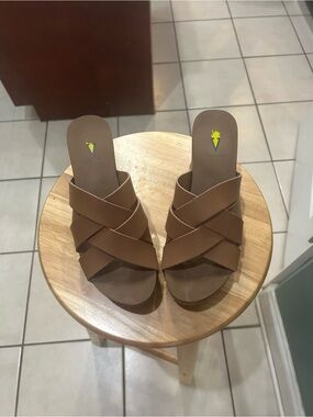 Volitale Women’s Brown Crisscross Slide Sandals
